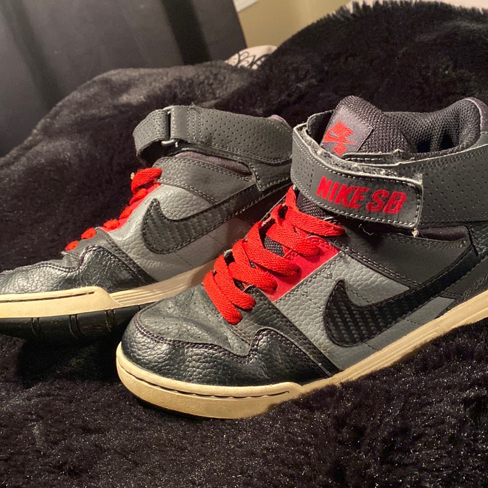 Youth Nike SB Mogen Mid Size 5Y
